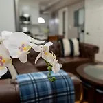 558-1 3Br Boston - Renovated Nest Near Aquarium