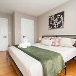558-1 3Br Boston - Renovated Nest Near Aquarium