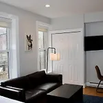 Stylish Downtown Studio In The Southend, C.Ave# 2