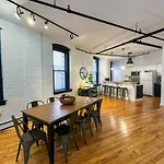 Open Concept 2 Bed Loft In Back Bay