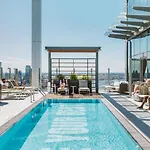 Luxury Apt With City Views