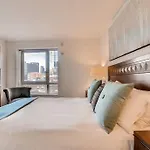 Global Luxury Suites At The Theater District