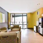 Global Luxury Suites At Boston Garden
