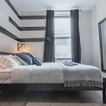 Posh Studio In Downtown Crossing By Sonder