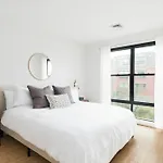 Bright 2Br In Seaport By Sonder