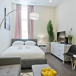 Central Studio In Downtown Crossing By Sonder