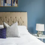 Chic 2Br In Seaport By Sonder