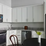 Sunny Studio In Downtown Crossing By Sonder