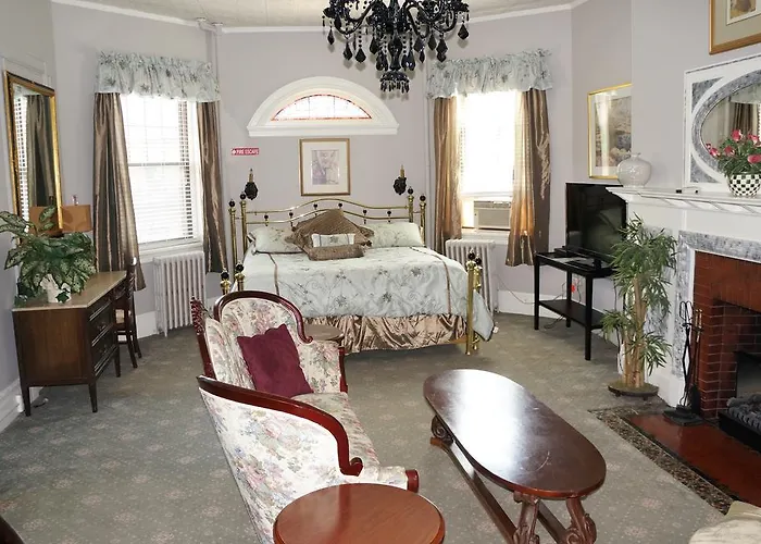 463 Beacon Street Guest House