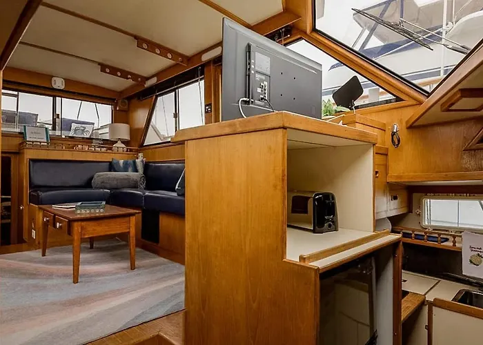 2Br Spacious & Comfy 43\' Yacht - Heat & Ac - On The Freedom Trail - Best Nights Sleep