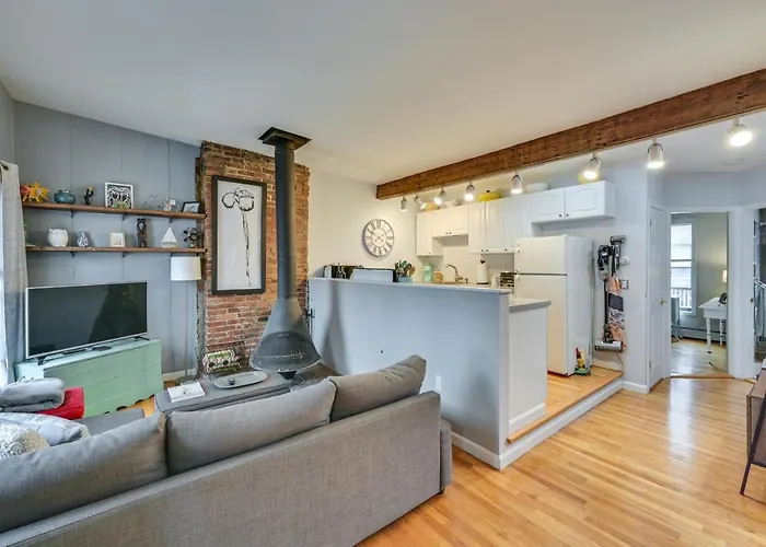 Cozy Boston Vacation Rental With Rooftop Deck!