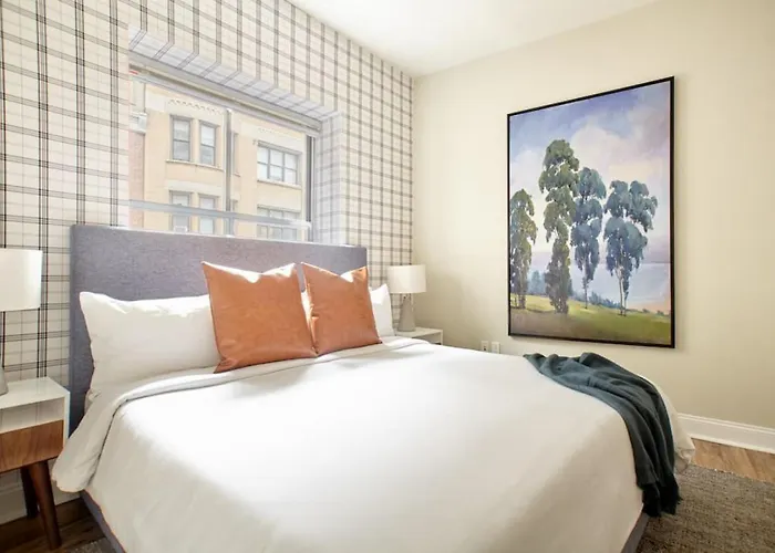Fidi 2 Bedroom With Keyless Entry And Fully Furnished