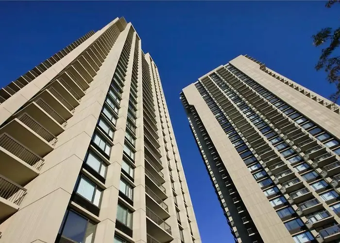Global Luxury Suites At The Commonwealth
