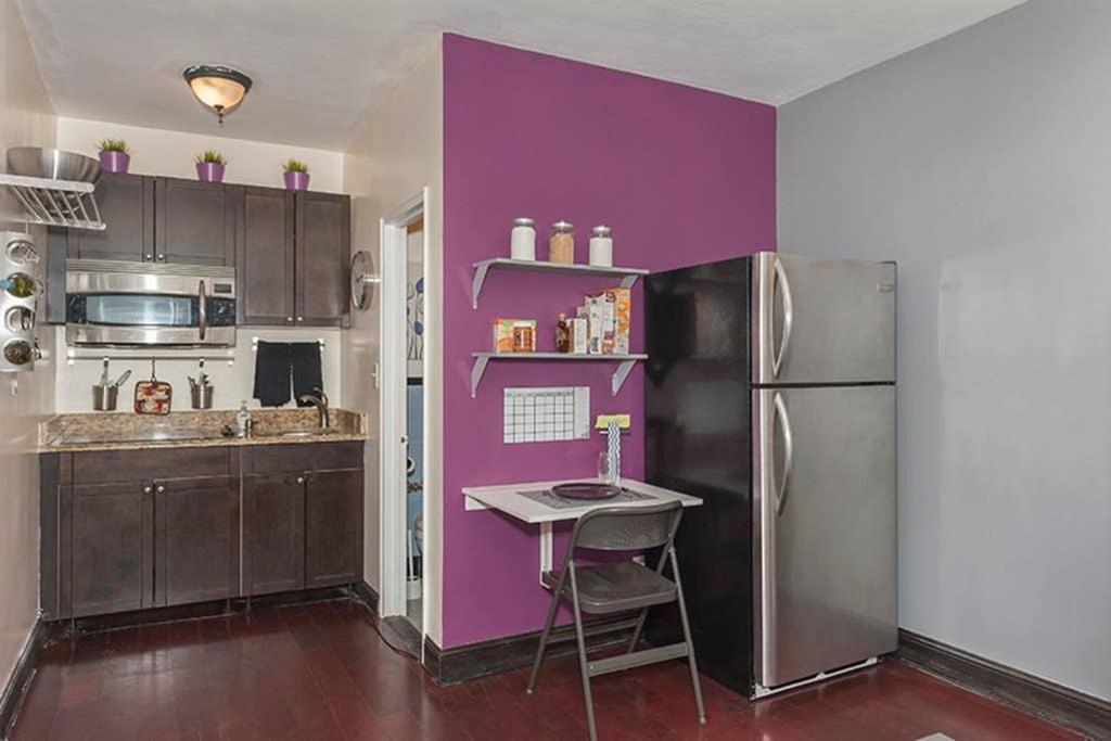 Apartment Downtown Apt, Lots Of Natural Light