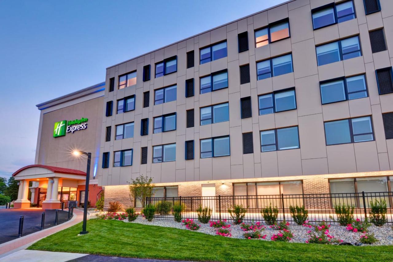 Holiday Express By Ihg Boston
