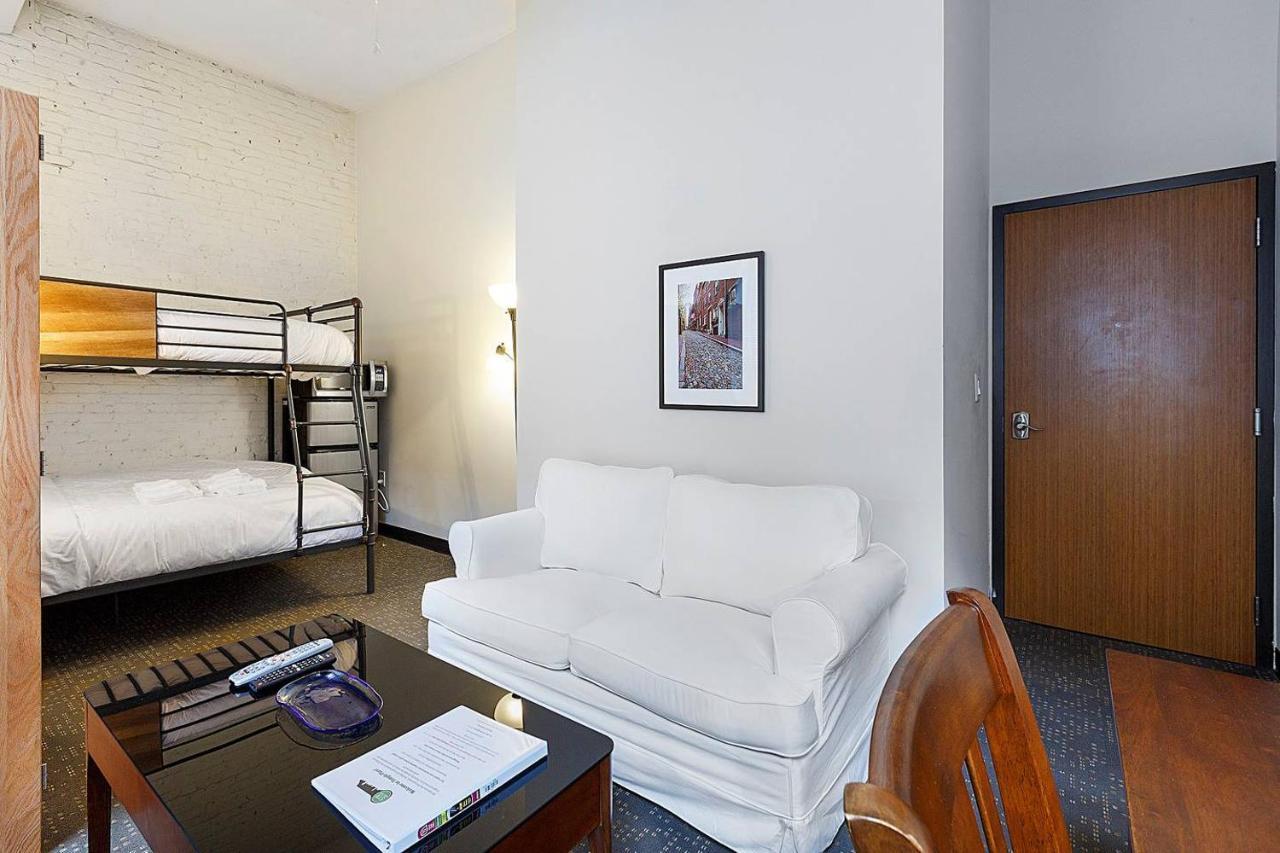 Apartment Studio Ready 4 Students & Traveling Professionals! 310 *