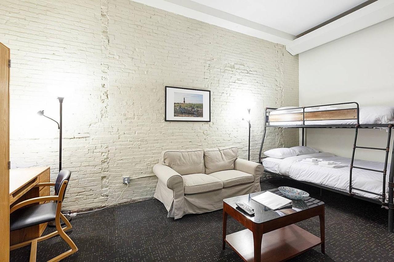 Apartment Studio Ready 4 Students & Traveling Professionals! 310