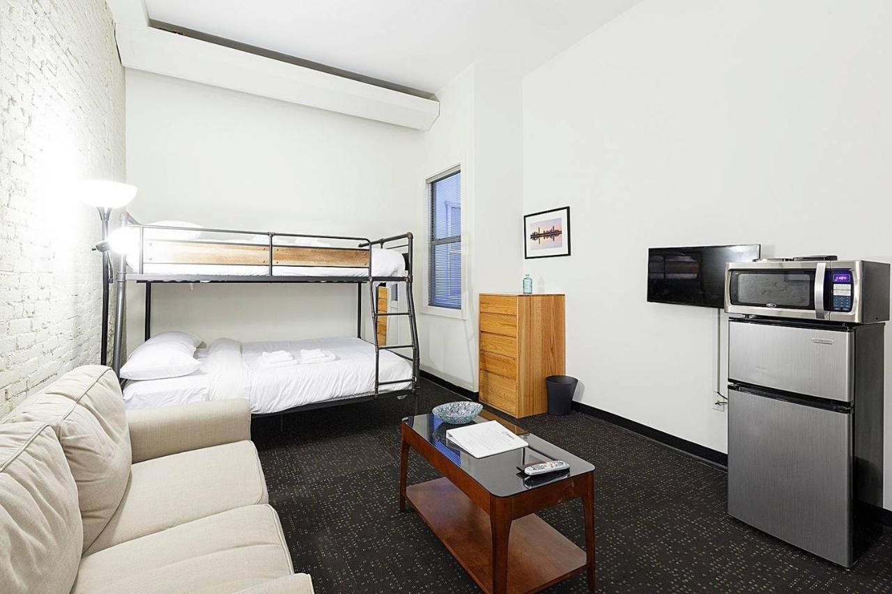 Studio Ready 4 Students & Traveling Professionals! 310 Apartment