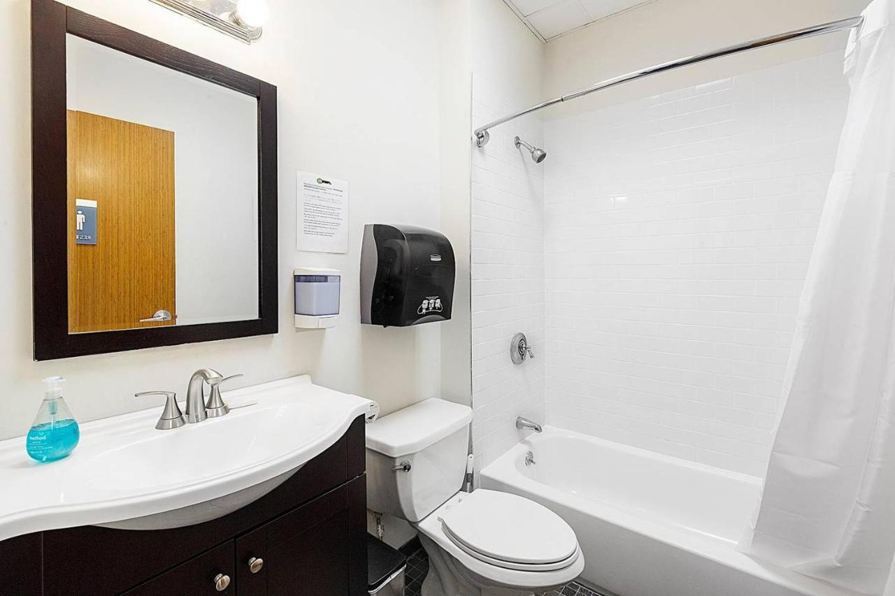 Studio Ready 4 Students & Traveling Professionals! 310 Apartment Boston