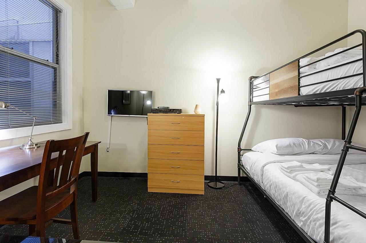Studio Ready 4 Students & Traveling Professionals! 310 Apartment *