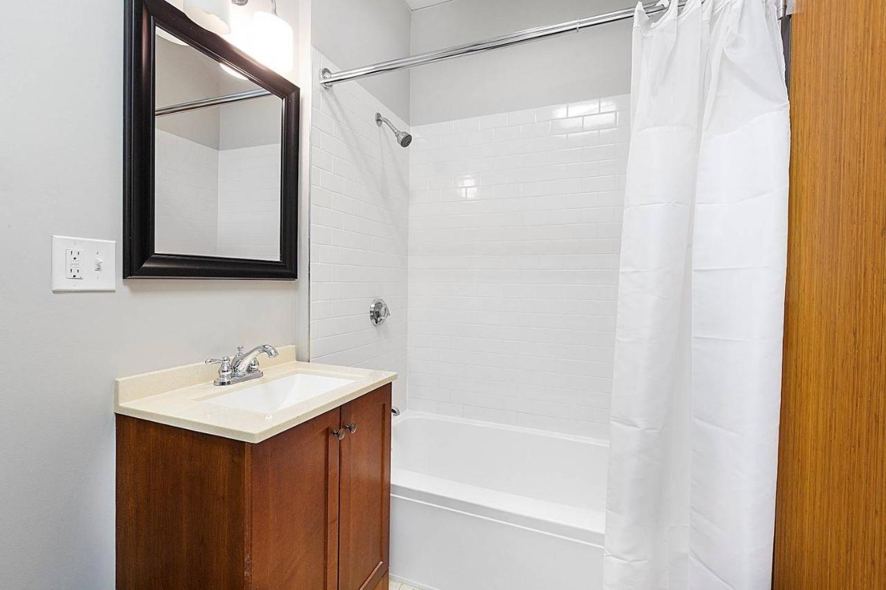Studio Ready 4 Students & Traveling Professionals! 310 Apartment Boston