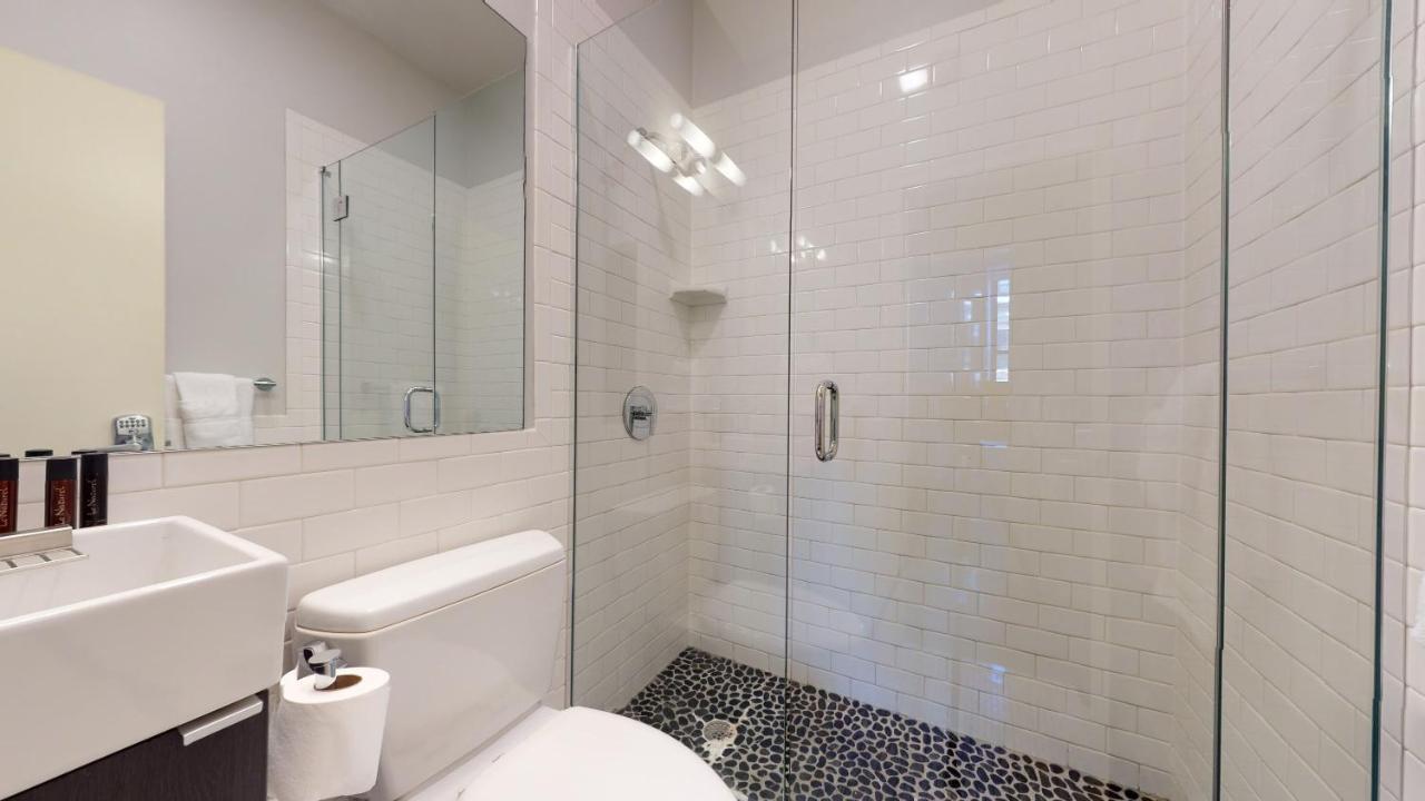 Stylish Downtown In The Southend, C.ave #43 *