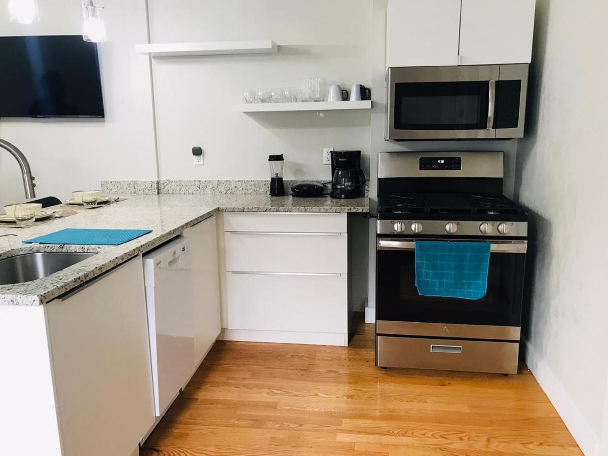 Renovated, 10 Min From The Apartment *