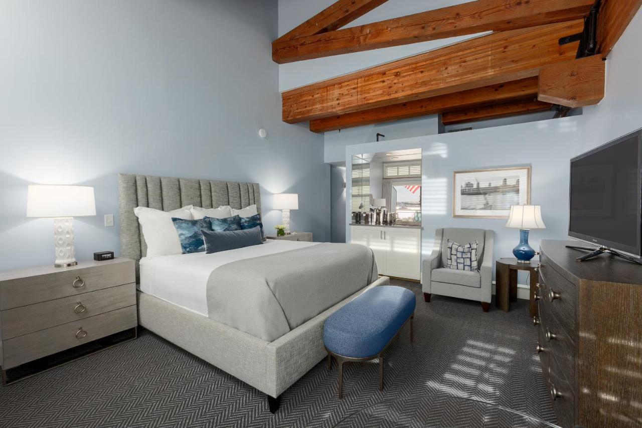 Yacht Haven Inn