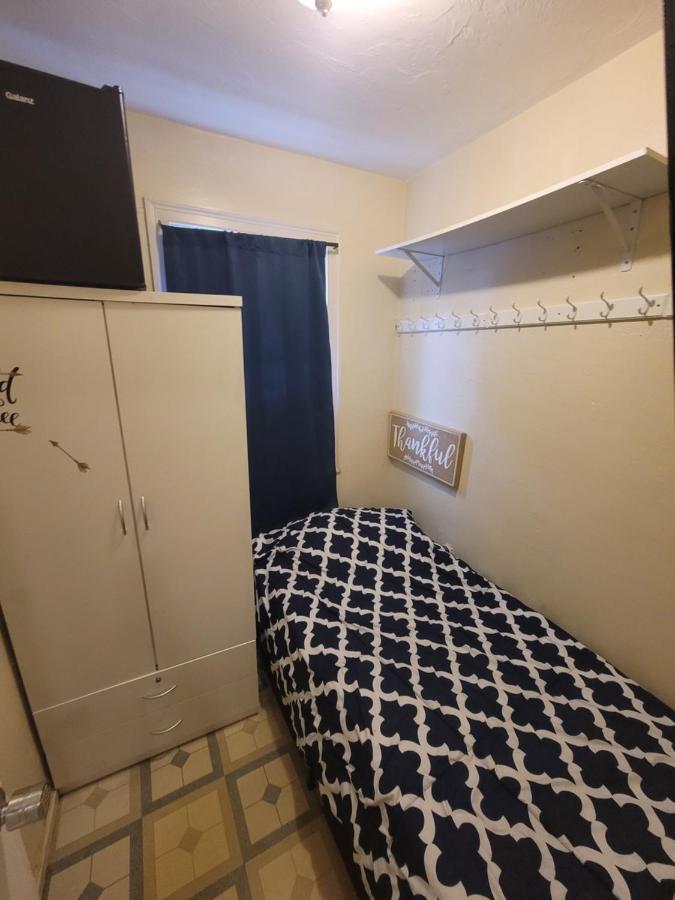 182 Bedrooms Near Fenway & Dowtown Boston