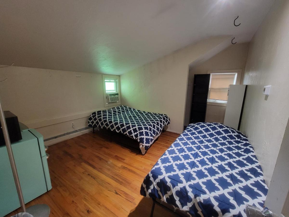 Private Bedroom Near * Boston