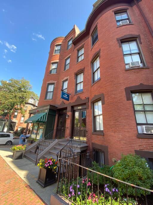 Charming In Brownstone, #44 Aparthotel Boston