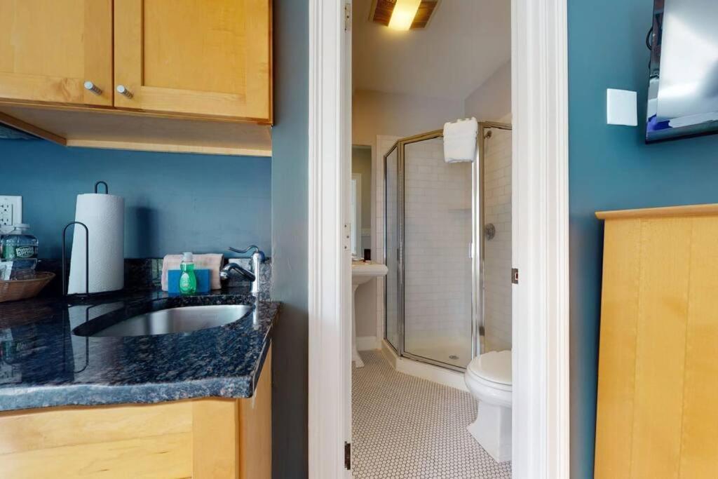 Cozy Downtown Studio, #45 * Boston