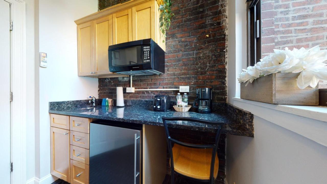Apartment South End Perfect For Work Travel #26 *