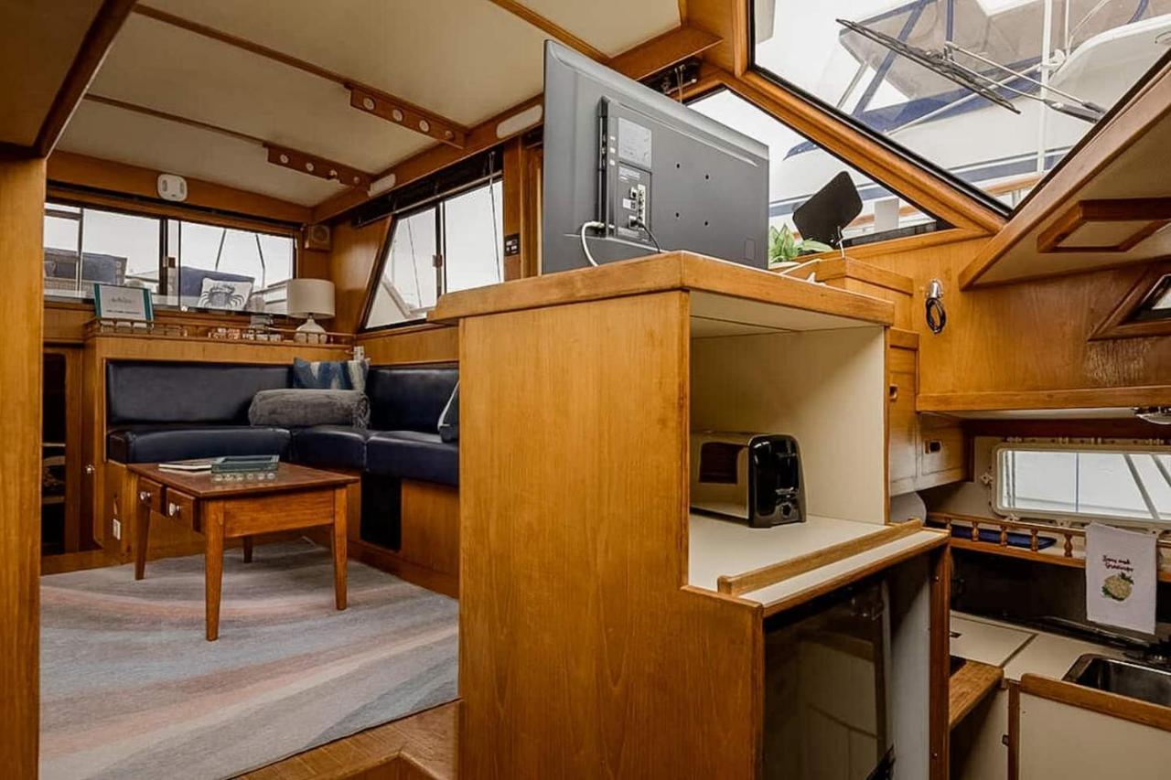 2br Spacious & Comfy 43' Yacht - Heat & Ac - On The Freedom Trail - Nights Sleep *