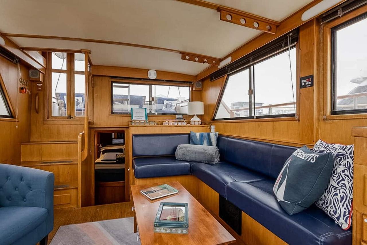 2br Spacious & Comfy 43' Yacht - Heat & Ac - On The Freedom Trail - Nights Sleep