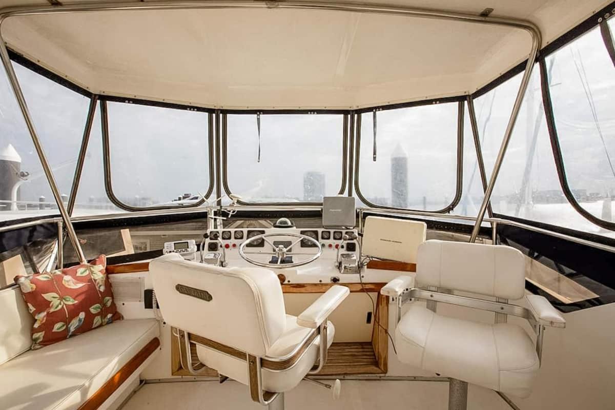 2br Spacious & Comfy 43' Yacht - Heat & Ac - On The Freedom Trail - Nights Sleep Botel Boston