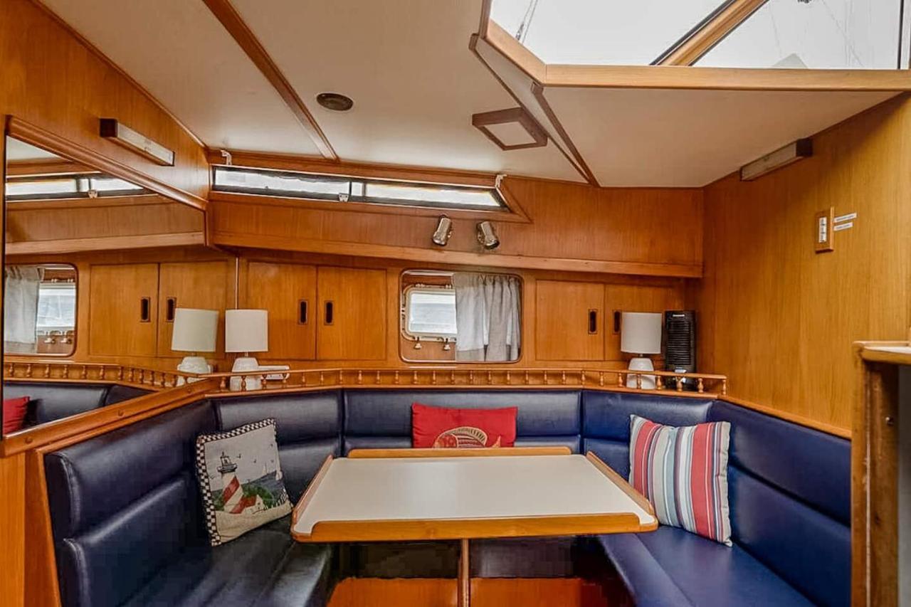 Botel 2br Spacious & Comfy 43' Yacht - Heat & Ac - On The Freedom Trail - Nights Sleep *