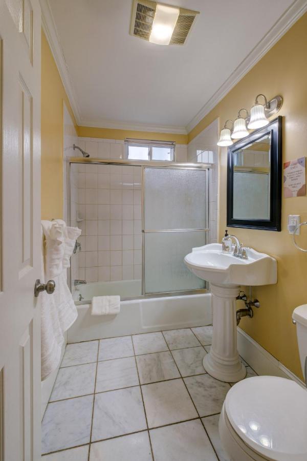 Apartment Spacious Near Ashmont - Evonify *