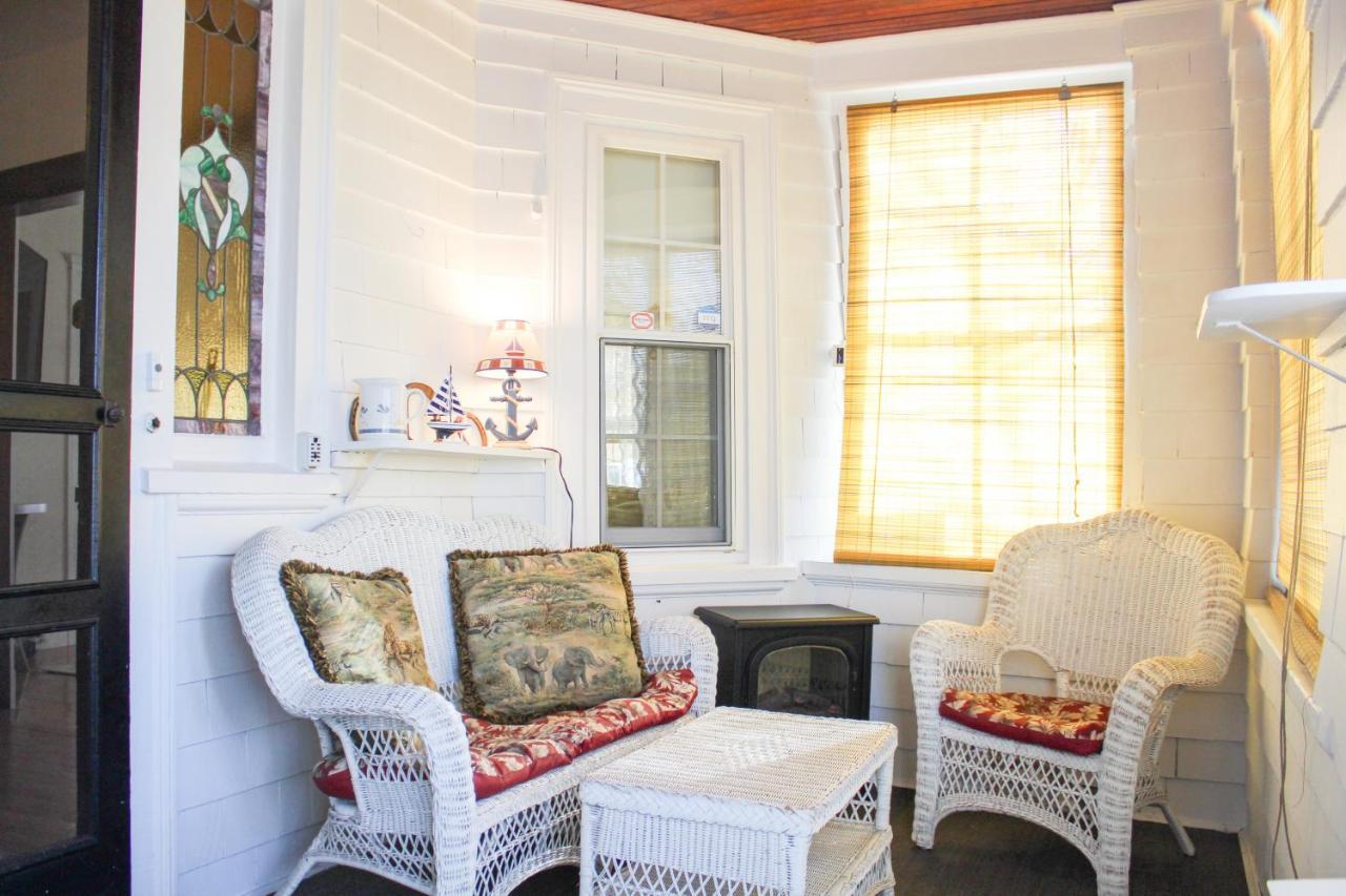 The Naughton Guest House-close To Boston