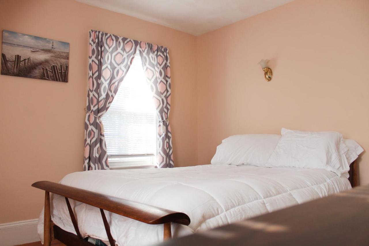 The Naughton Guest House-close To