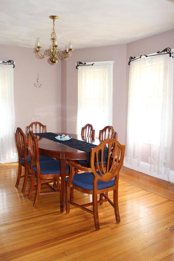 Holiday home The Naughton Guest House-close To Boston