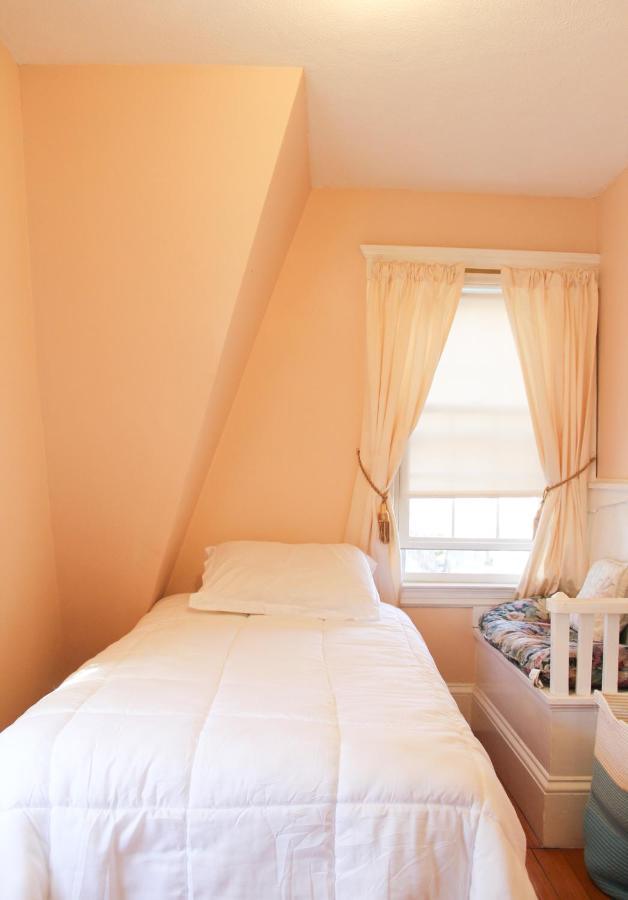 Holiday home The Naughton Guest House-close To *