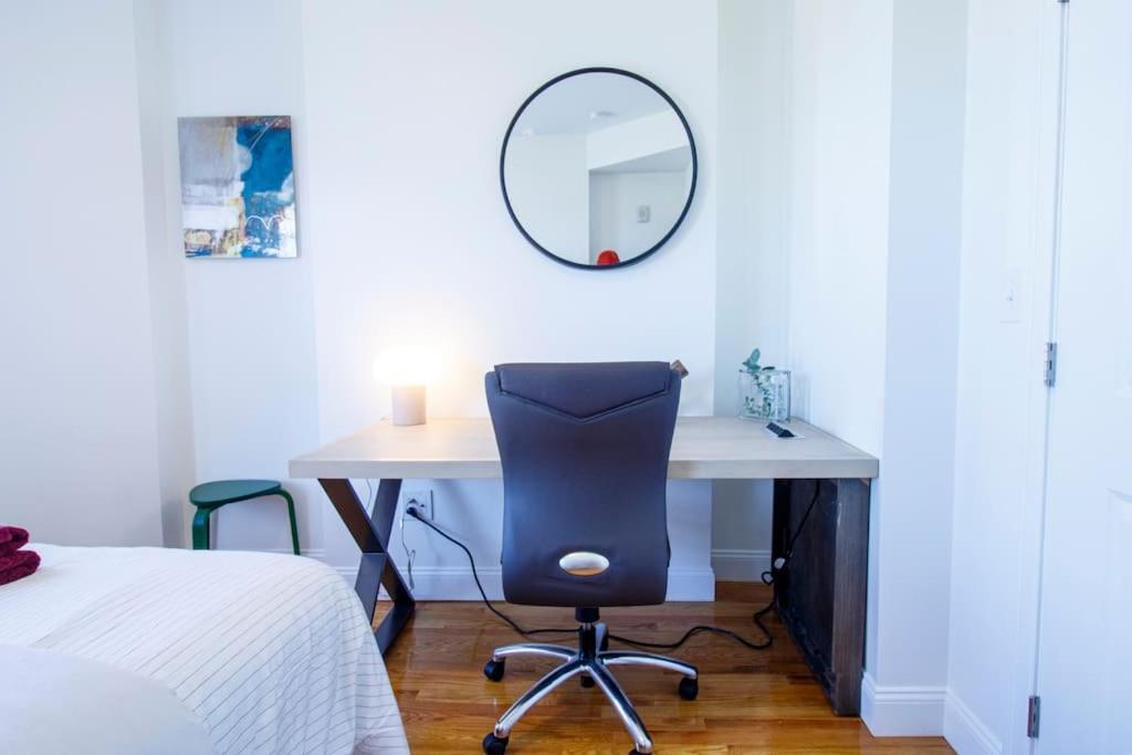 4br 1,5bh Sunny Apt In Roxbury Apartment *