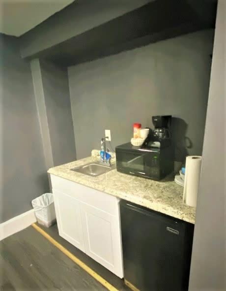 Apartment Great Awaits In Historic Boston! 5-b1 *