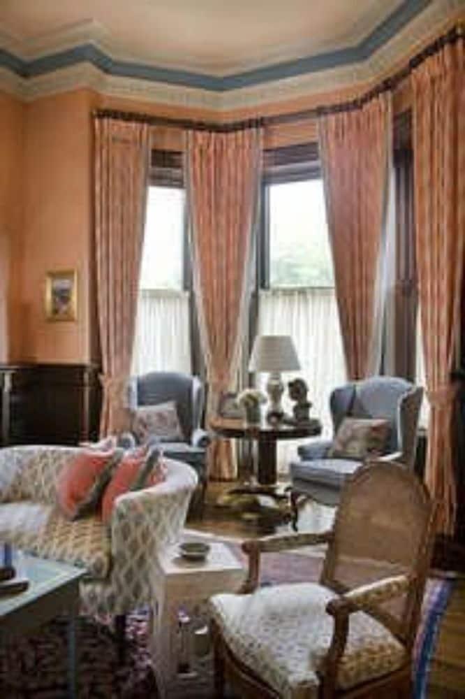 The College Club Of Bed & Breakfast