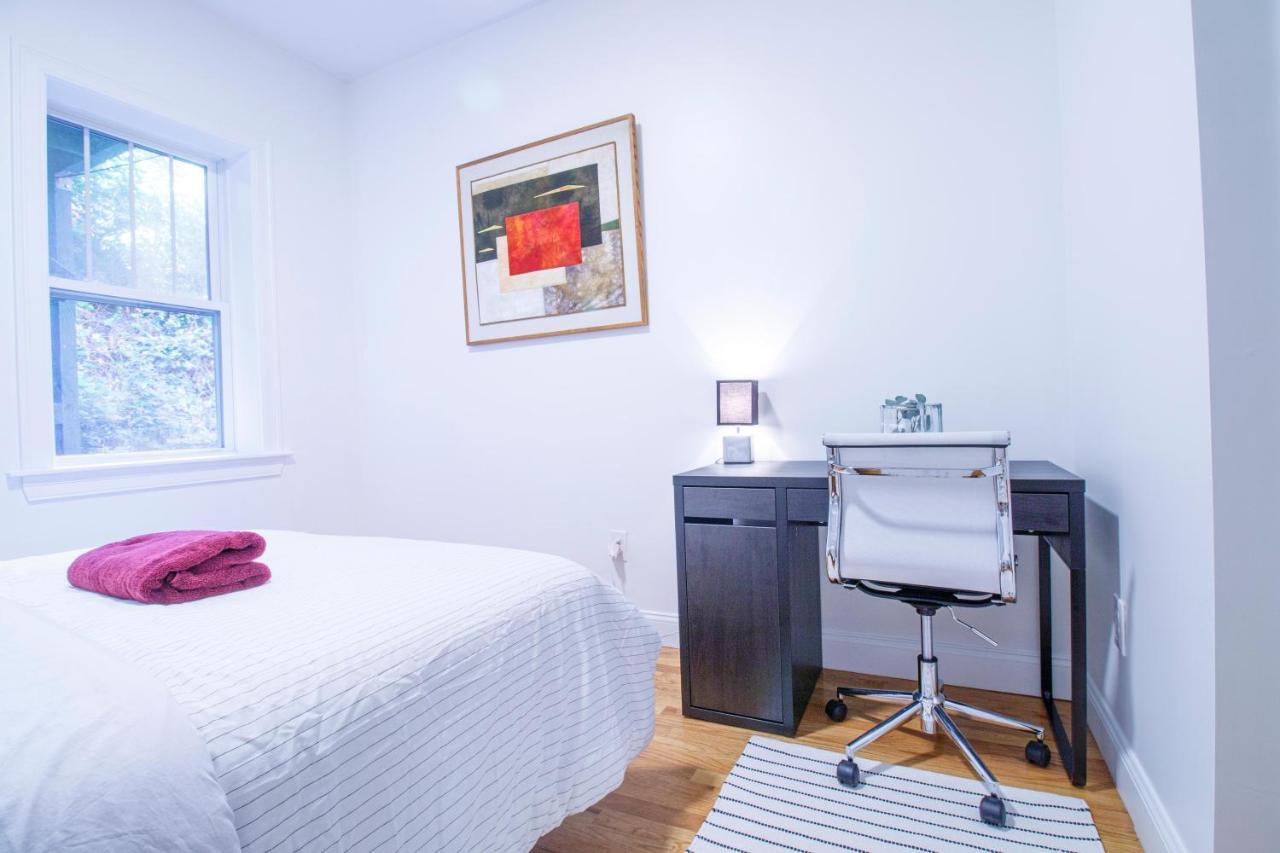 3bd 1,5bth Spacious Apt In Mission Hill *