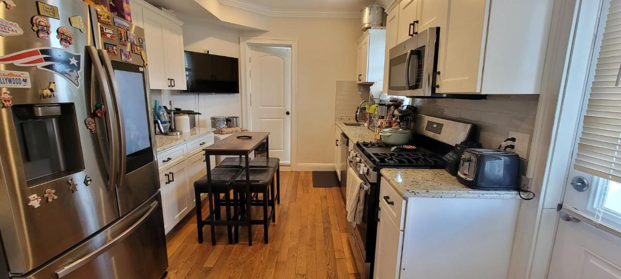 Private Bedroom Near * Boston