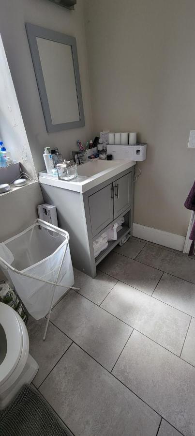 Private Bedroom Near Guest house Boston
