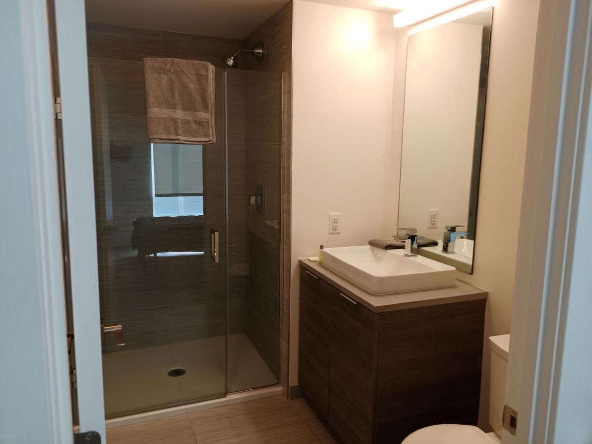 Private Bedroom In Luxury East Homestay Boston