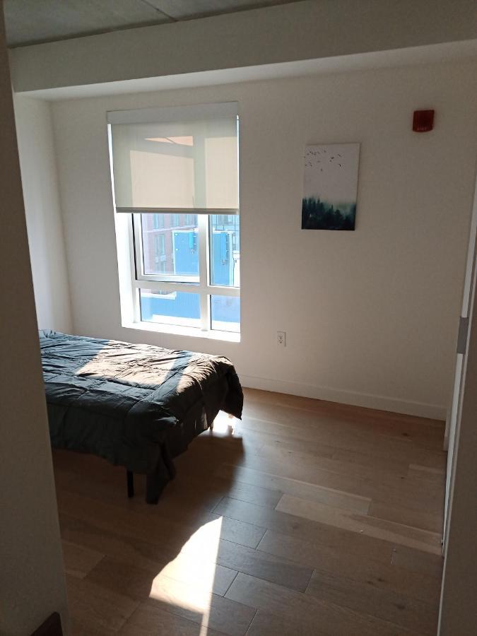 Private Bedroom In Luxury East Boston